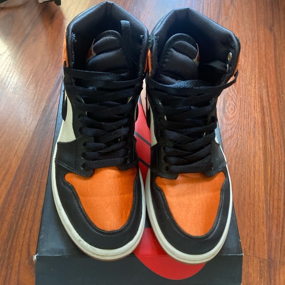Nike Air Jordan 1 Satin Shattered Backboard - Picture 3 of 5